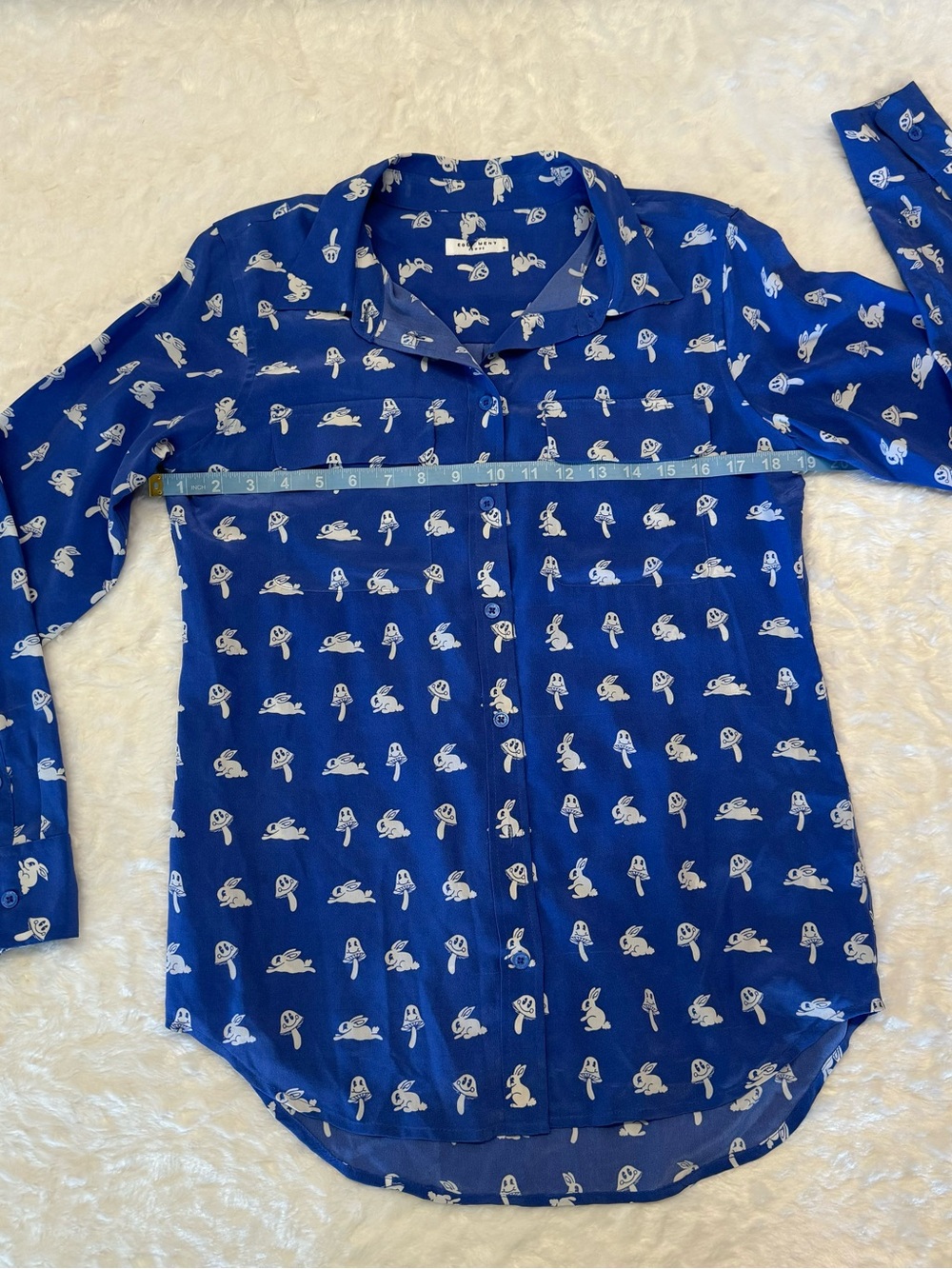 Equipment Silk Blue Button-Up Blouse with Bunny + Mushroom Print Size Small E61 - Picture 12 of 14